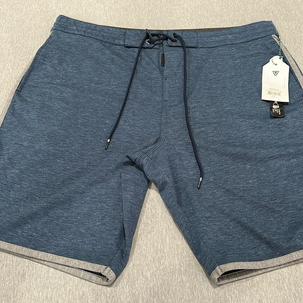 VISSLA SURF 🏄🏾 SHORTS 🩳 NWT